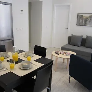 https://livemalaga-santa-maria-apartments.1costadelsol.com